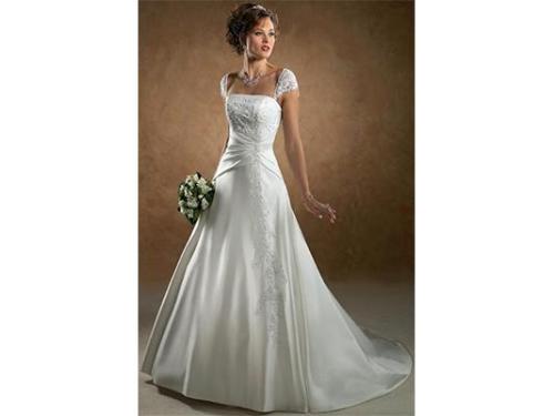 Vestido de novia con drapeado en cintura