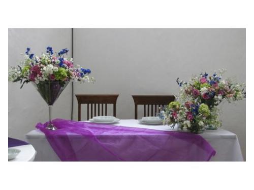 Mesa principal con arreglos