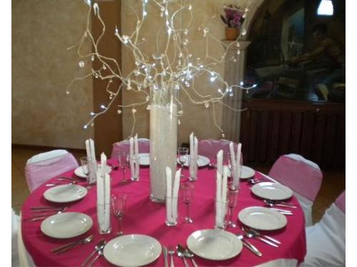 Vajilla y mantelería de color