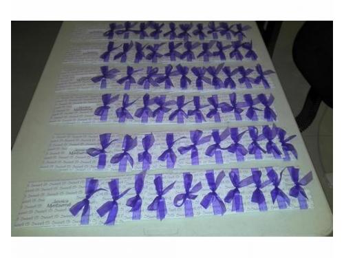 Invitaciones con moño morado