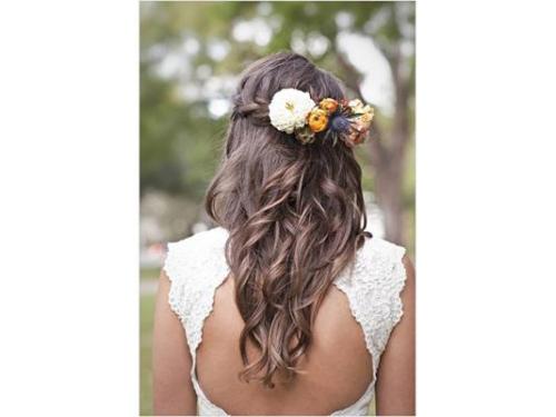 Peinados de acuerdo al vestido y maquillaje