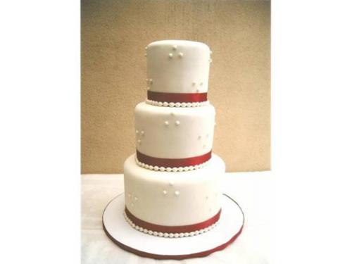 Elaboración de modernos pasteles de boda