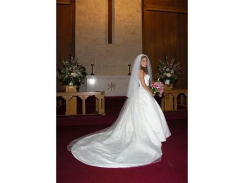 Novia en la iglesia
