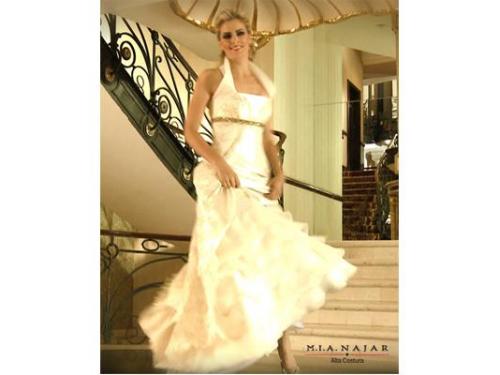 Vestido de novia detalle dorado