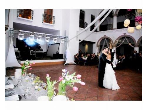 Novios en su vals